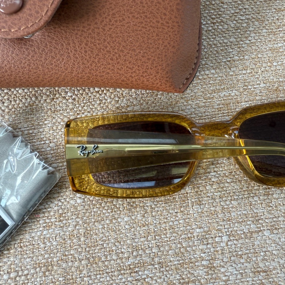 NWOT Ray-Ban Amber Sunglasses with Case Eyewear Ray-Ban Kiliane RB 4395 (66828H) - Picture 2 of 6